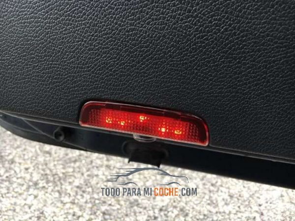 luz cortesia puertas golf mk5 (8)